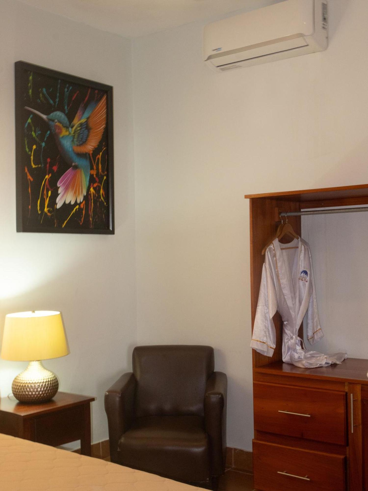 Hotel Leon Inn 2*