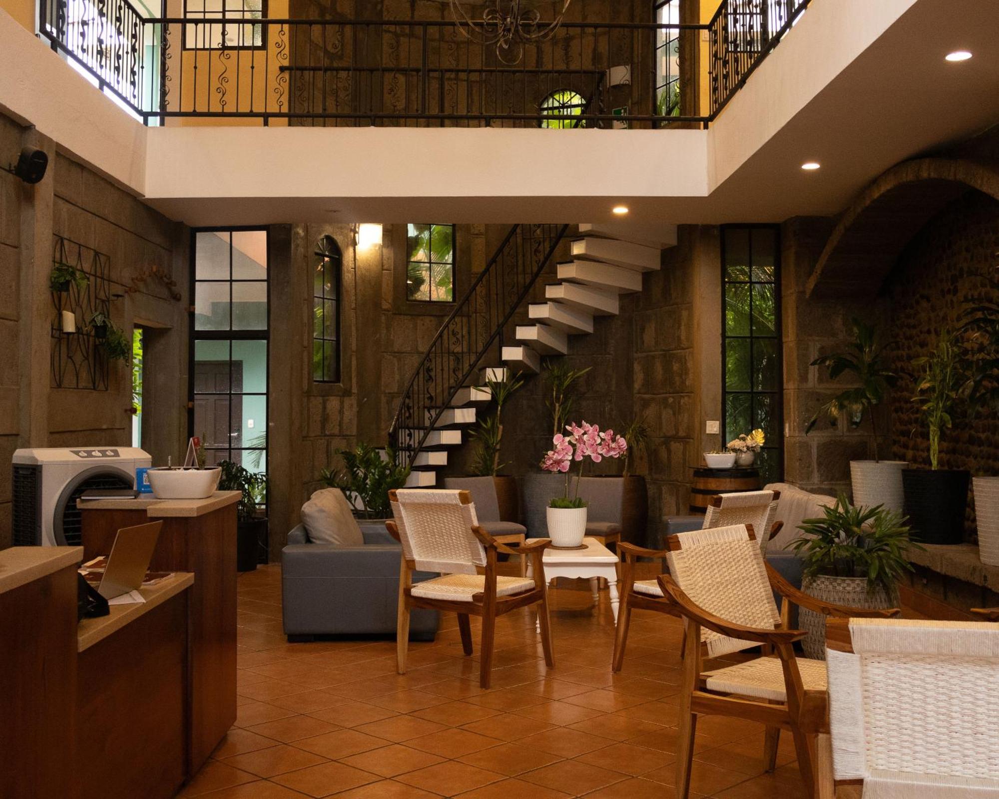 Hotel Leon Inn 2*